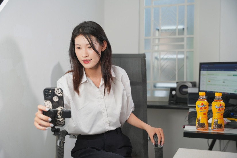 Với các thành phần bổ sung năng lượng, giúp tỉnh táo tức thì, nước tăng lực Number 1 là bạn đồng hành quen thuộc của người trẻ, cùng họ vượt qua thử thách trong công việc, cuộc sống để trở thành phiên bản tốt nhất của chính mình Với các thành phần bổ sung năng lượng, giúp tỉnh táo tức thì, nước tăng lực Number 1 là bạn đồng hành quen thuộc của người trẻ, cùng họ vượt qua thử thách trong công việc, cuộc sống để trở thành phiên bản tốt nhất của chính mình