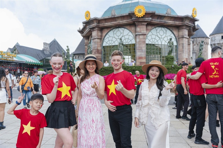 Sun World Ba Na Hills dành ưu đãi &quot;khủng&quot; cho du khách Việt Nam dịp Quốc khánh