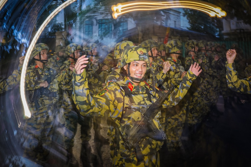 Khoảng 4h sáng ngày 30/8, các chiến sĩ của tất cả các khối nhanh chóng tập hợp lực lượng để khởi động và ôn luyện lại lần cuối trước khi bước vào buổi lễ.