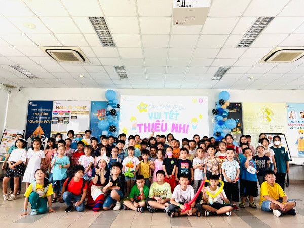 Cùng Cô Gái Hà Lan vui Tết Thiếu nhi tại nhà máy Bình Dương và Hà Nam Cùng Cô Gái Hà Lan vui Tết Thiếu nhi tại nhà máy Bình Dương và Hà Nam