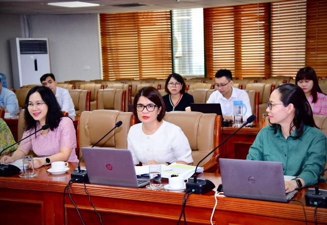 Bà Phạm Thị Thanh Hoài – Thành viên HĐQT VietinBank (áo trắng) chủ trì hội nghị Bà Phạm Thị Thanh Hoài – Thành viên HĐQT VietinBank (áo trắng) chủ trì hội nghị