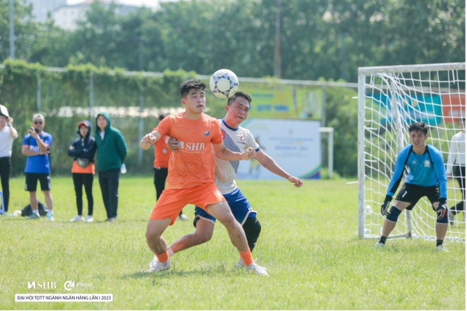 Cầu thủ SHB trong màn tranh bóng kịch tính Cầu thủ SHB trong màn tranh bóng kịch tính