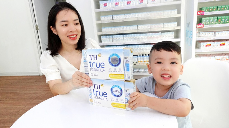 TH true FORMULA là sản phẩm dinh dưỡng công thức từ sữa tươi đầu tiên tại Việt Nam. TH true FORMULA là sản phẩm dinh dưỡng công thức từ sữa tươi đầu tiên tại Việt Nam.