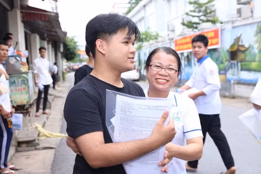 Cận cảnh hơn 400 suất ăn 0 đồng cho thí sinh thi tốt nghiệp THPT Hà Nội