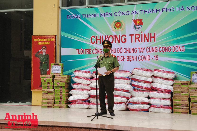 Thiếu tướng Đào Thanh Hải, Phó Giám đốc CATP phát biểu tại buổi lễ Thiếu tướng Đào Thanh Hải, Phó Giám đốc CATP phát biểu tại buổi lễ
