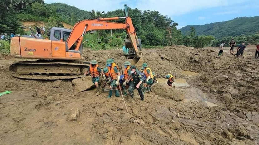 Hiện trường tìm kiếm các nạn nhân mất tích ở Làng Nủ