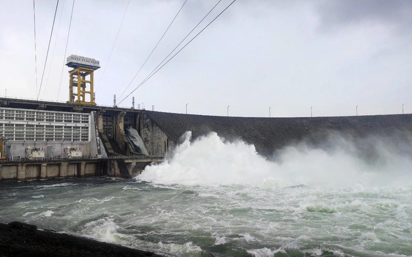 Thuỷ điện Thác Bà tăng lưu lượng xả lũ qua đập tràn do mực nước dâng cao Thuỷ điện Thác Bà tăng lưu lượng xả lũ qua đập tràn do mực nước dâng cao
