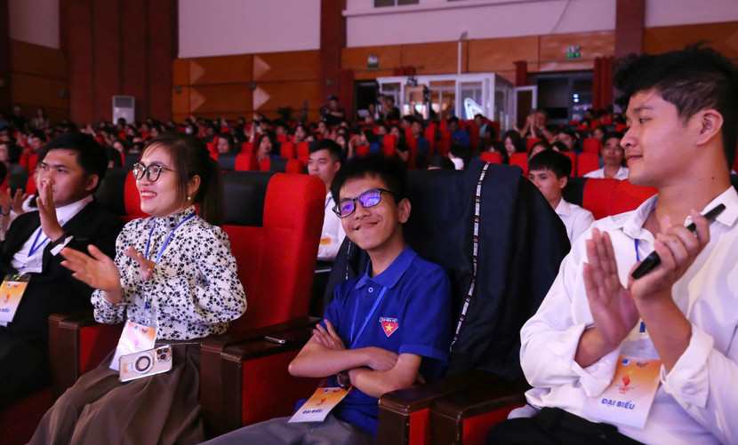 Các thanh niên khuyết tật tiêu biểu tham dự chương trình tuyên dương