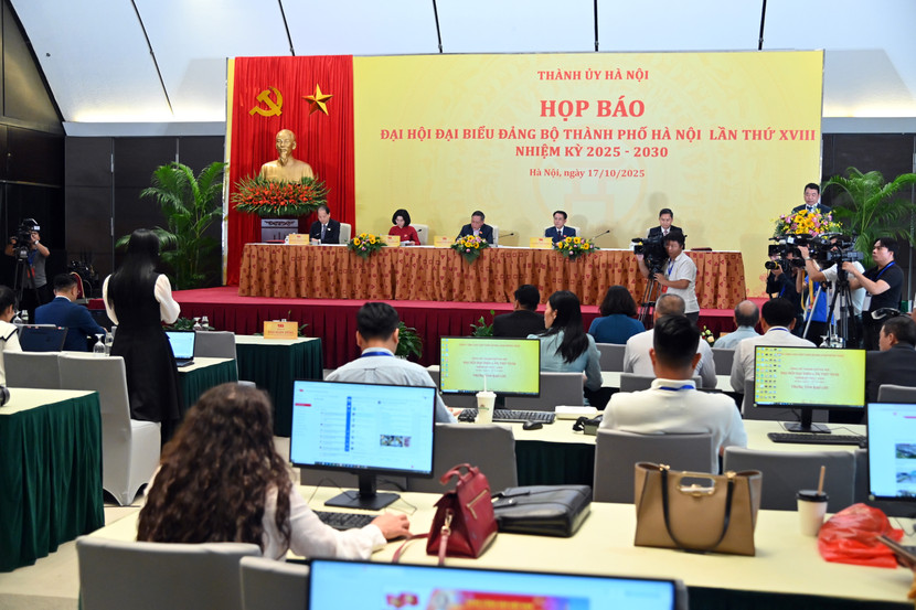 Toàn cảnh buổi họp báo