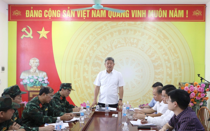 Phó Chủ tịch UBND Thành phố Nguyễn Mạnh Quyền phát biểu tại buổi làm việc tại xã Đa Phúc