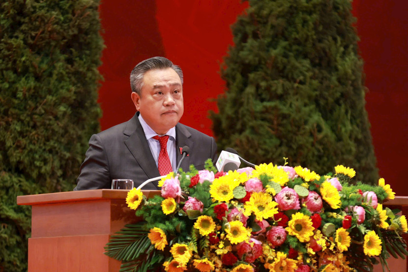 Phó Bí thư Thành ủy, Chủ tịch UBND TP Hà Nội Trần Sỹ Thanh trình bày dự thảo chương trình hành động thực hiện Nghị quyết đại hội Phó Bí thư Thành ủy, Chủ tịch UBND TP Hà Nội Trần Sỹ Thanh trình bày dự thảo chương trình hành động thực hiện Nghị quyết đại hội