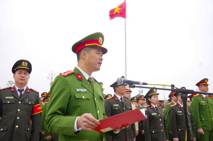 Đại tá Nguyễn Ngọc Quyền, Trưởng CAQ Hà Đông báo công dâng Bác