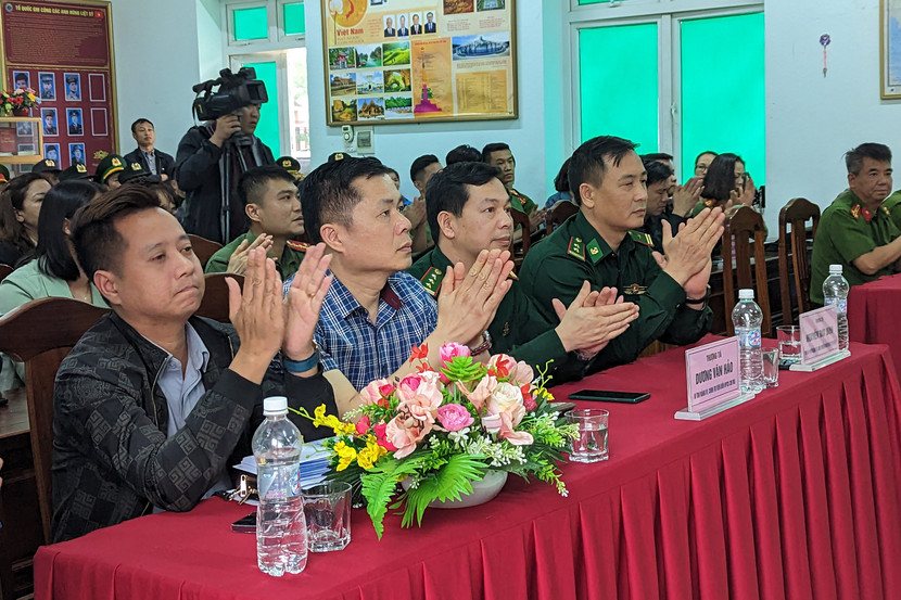 Chương trình có sự tham gia của các đơn vị đồng hành là Trung tâm Thẩm mỹ quốc tế PD De Paris, Nhóm thiện nguyện Hiểu và Thương, các nhà hảo tâm, Công an tỉnh Lạng Sơn và Tỉnh đoàn Lạng Sơn