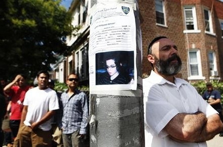 Hình ảnh của Leibby Kletzky được lưu lại trên thông báo tìm người mất tích dán trên cột điện