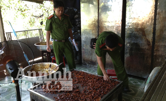 Phát hiện công ty tuồn ra thị trường 600kg thịt bò khô rởm mỗi ngày ảnh 1