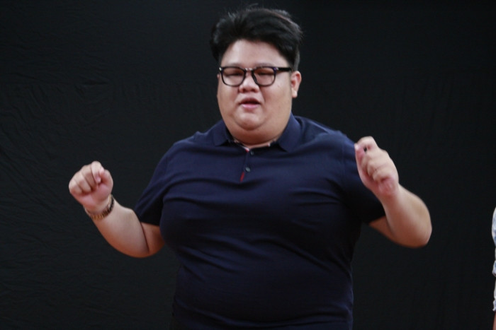 Vy Oanh "làm xấu" thành nhạc sĩ Trịnh Công Sơn, Vương Khang bốc lửa thành Yến Trang ảnh 3