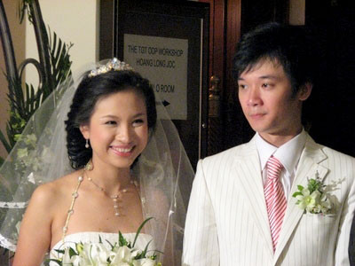 Cô dâu Thanh Vân rạng rỡ bên chú rể Tường Linh