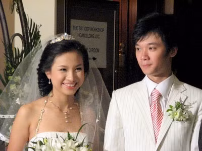 Cô dâu Thanh Vân rạng rỡ bên chú rể Tường Linh