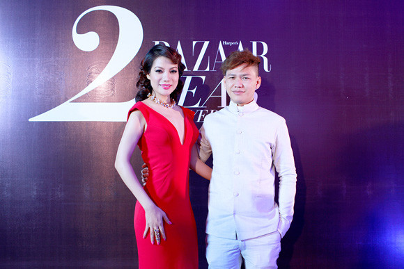 Trương Ngọc Ánh diện váy đỏ quyến rũ, dự tiệc cùng nhà thiết kế trẻ ảnh 2