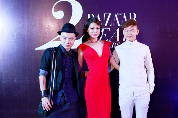 Trương Ngọc Ánh diện váy đỏ quyến rũ, dự tiệc cùng nhà thiết kế trẻ ảnh 3