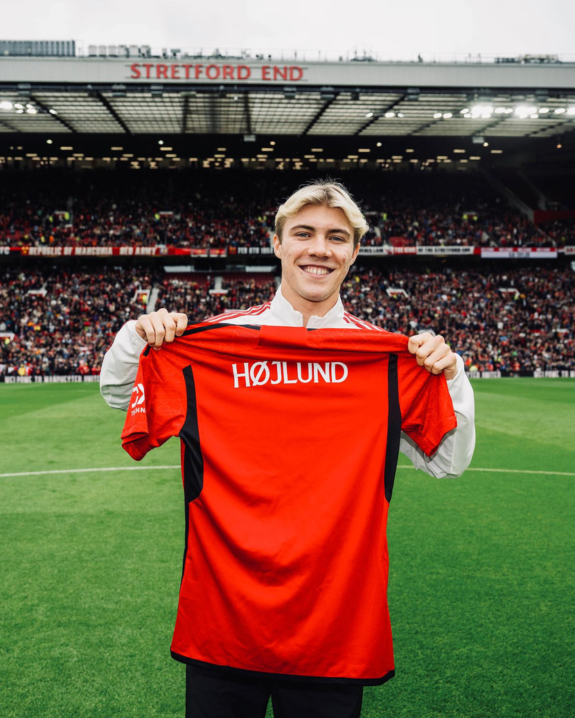 Hojlund chính thức gia nhập MU Hojlund chính thức gia nhập MU
