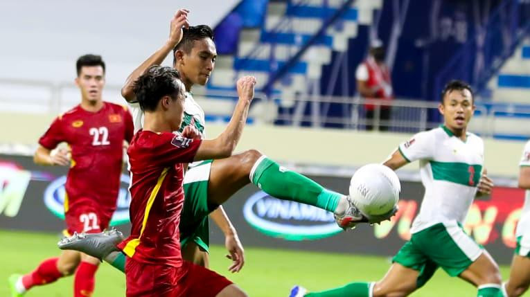 ... bởi lối chơi thô bạo của Indonesia