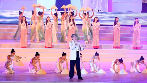 Carnaval Hạ Long 2014 rực rỡ sắc màu ảnh 8