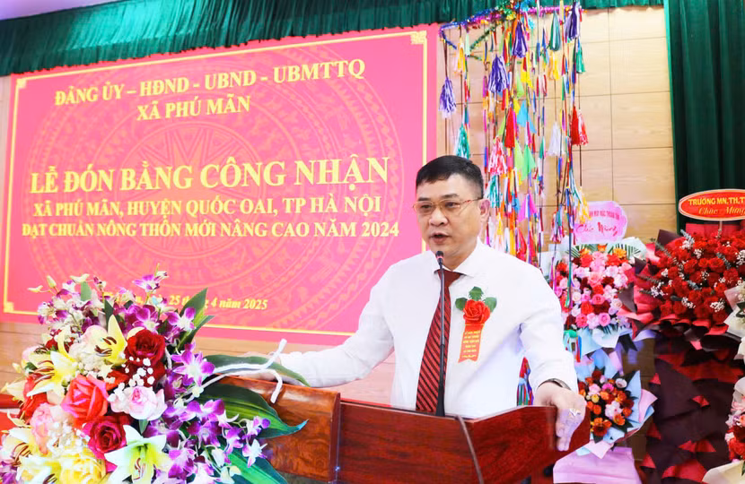 Ông Đinh Ngọc Sơn – Chủ tịch UBND xã Phú Mãn báo cáo thành tích đạt chuẩn nông thôn mới nâng cao 2024 Ông Đinh Ngọc Sơn – Chủ tịch UBND xã Phú Mãn báo cáo thành tích đạt chuẩn nông thôn mới nâng cao 2024