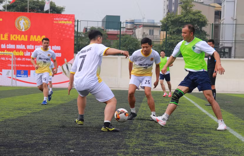 Các trận đấu diễn ra sôi nổi, hấp dẫn sau lễ khai mạc Các trận đấu diễn ra sôi nổi, hấp dẫn sau lễ khai mạc