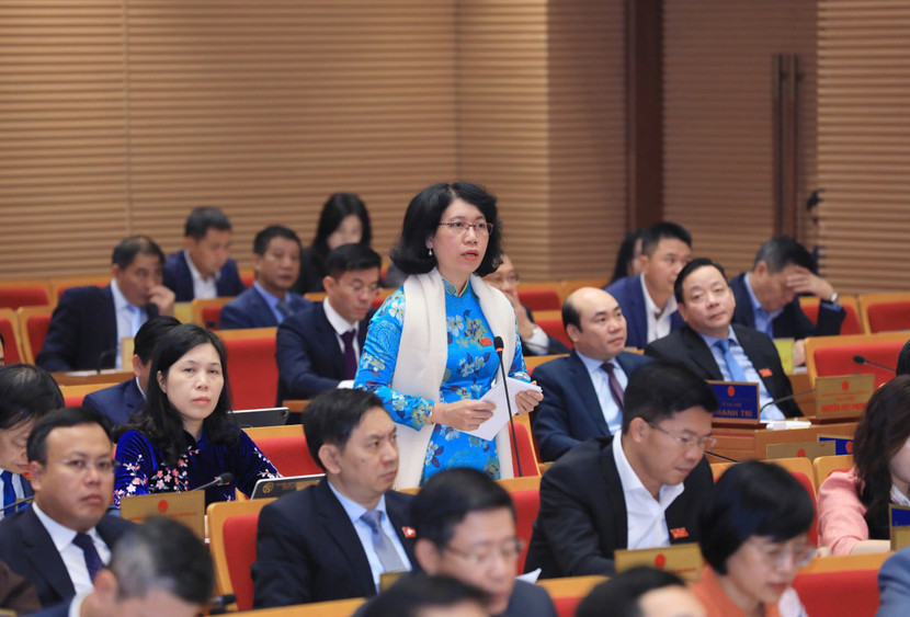 Đại biểu Nguyễn Thị Bích Thủy (quận Cầu Giấy) tái chất vấn về dự án trục đường phía Nam chậm tiến độ nhiều năm Đại biểu Nguyễn Thị Bích Thủy (quận Cầu Giấy) tái chất vấn về dự án trục đường phía Nam chậm tiến độ nhiều năm