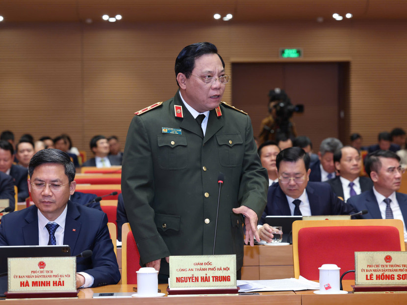 Trung tướng Nguyễn Hải Trung, Giám đốc CATP Hà Nội trả lời chất vấn về vấn đề đảm bảo TTATGT