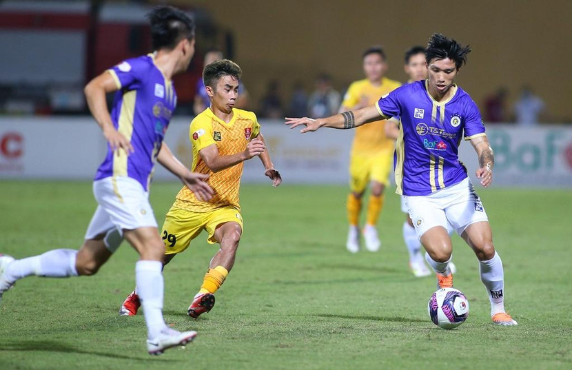 Văn Hậu thi đấu hơn 20 phút trước Hải Phòng Văn Hậu thi đấu hơn 20 phút trước Hải Phòng