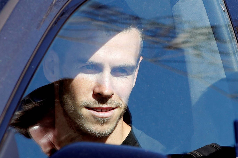 Bale trên xe về đại bản doanh của Tottenham