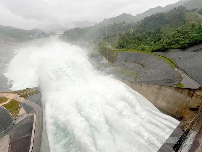 25 hồ thủy điện trên cả nước xả lũ do mưa lớn