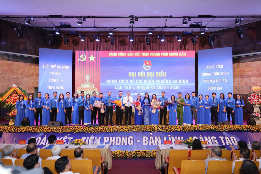 Ban Chấp hành Đoàn phường Ba Đình khóa I, nhiệm kỳ 2025 - 2030 ra mắt đại hội