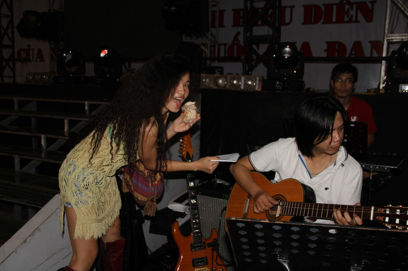 Bùi Anh Tuấn hát ca khúc của Hồ Ngọc Hà ảnh 2