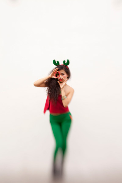 Đồng Lan tung MV Giáng sinh "đấu" với Hồ Ngọc Hà ảnh 4