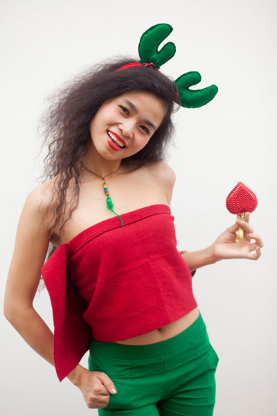 Đồng Lan tung MV Giáng sinh "đấu" với Hồ Ngọc Hà ảnh 2