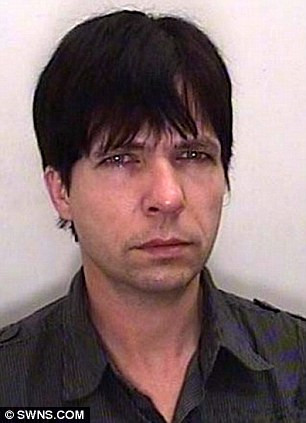 "Tấn công tình dục" rồi ép nạn nhân đến "khu hiếp dâm tập thể" ảnh 1