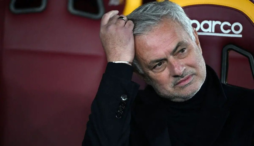 HLV Mourinho sẽ sang Saudi Arabia?