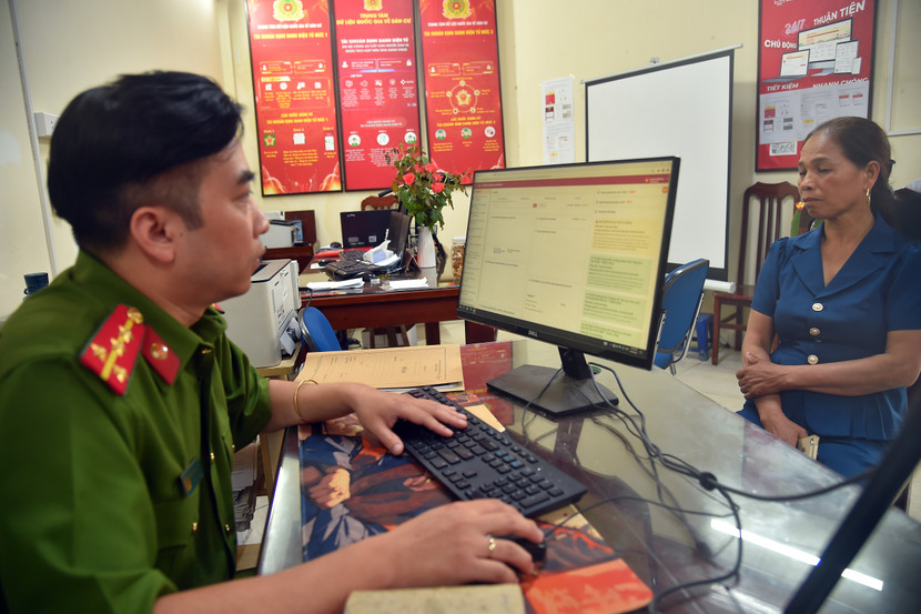 Chị Thủy được mời về CAP Cửa Nam để thu thập thông tin...