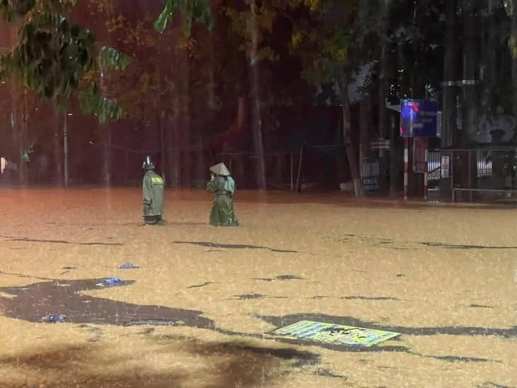 Mưa lớn gây ngập tại Tuyên Quang Mưa lớn gây ngập tại Tuyên Quang