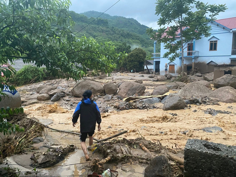 Lũ quét do mưa lớn khiến 1 người tử vong; 2 người mất tích ở Bắc Kạn Lũ quét do mưa lớn khiến 1 người tử vong; 2 người mất tích ở Bắc Kạn