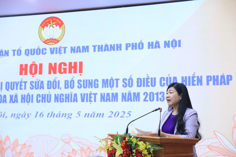 Chủ tịch Ủy ban MTTQ Việt Nam thành phố Nguyễn Lan Hương phát biểu