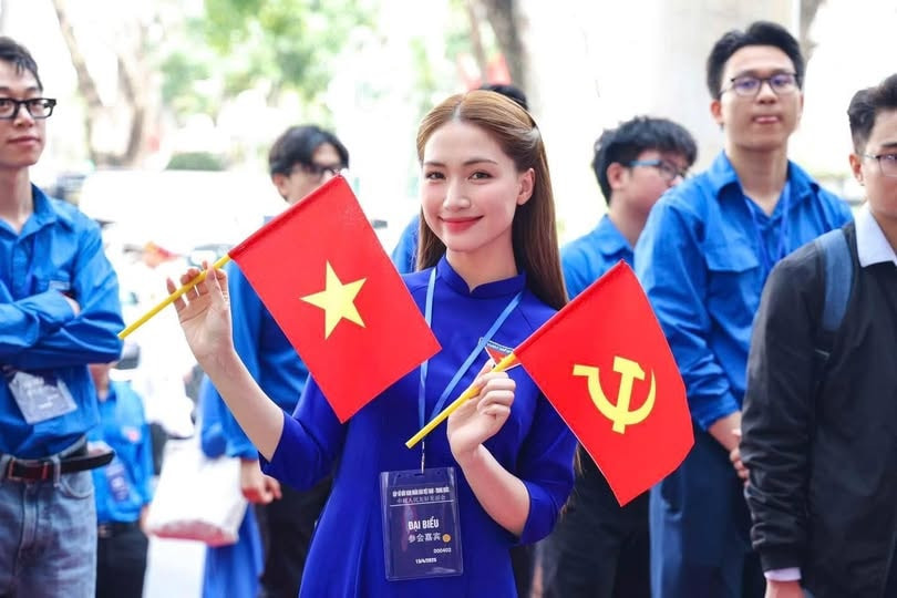 Ca sĩ Hòa Minzy vinh dự được tuyên dương là Thanh niên tiên tiến làm theo lời Bác năm 2025 Ca sĩ Hòa Minzy vinh dự được tuyên dương là Thanh niên tiên tiến làm theo lời Bác năm 2025