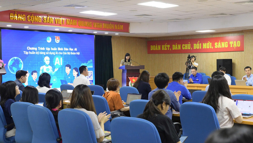 Tập huấn kỹ năng sử dụng công nghệ AI cho thanh niên Việt Nam