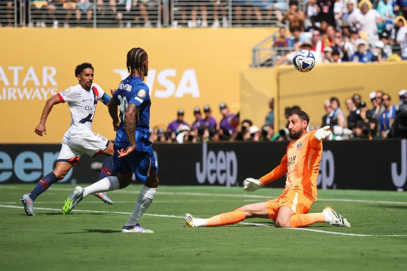 Tân binh Joao Pedro "chốt hạ" PSG ngay trong hiệp 1