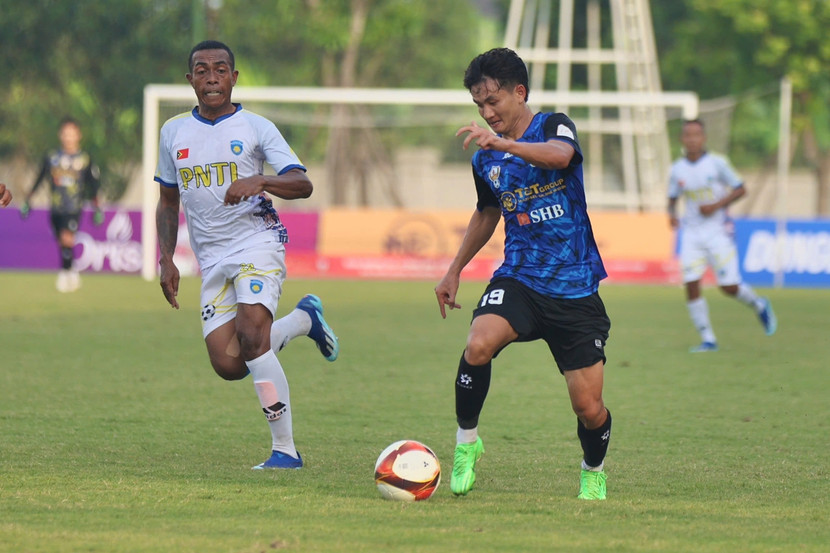 CAND Việt Nam II (áo xanh) vào bán kết thuyết phục