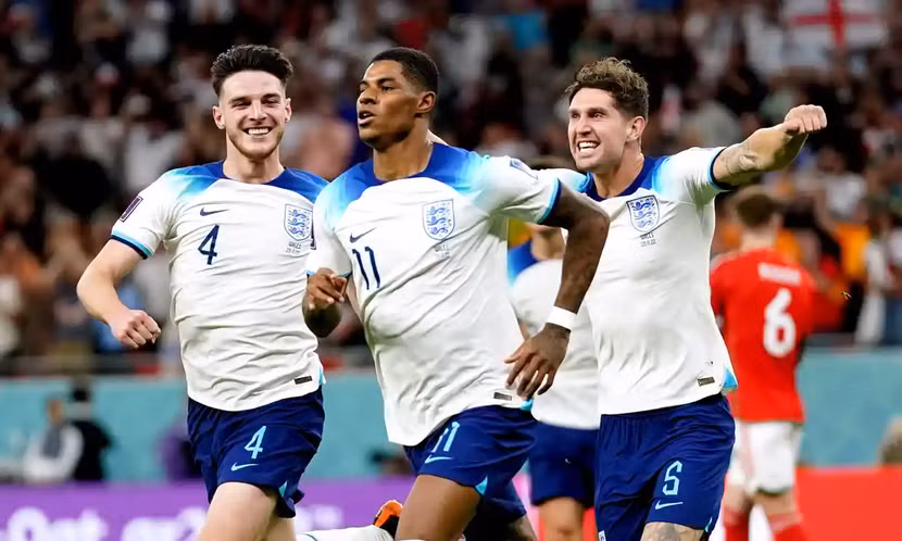 Anh vào vòng 1/8 với ngôi đầu bảng B