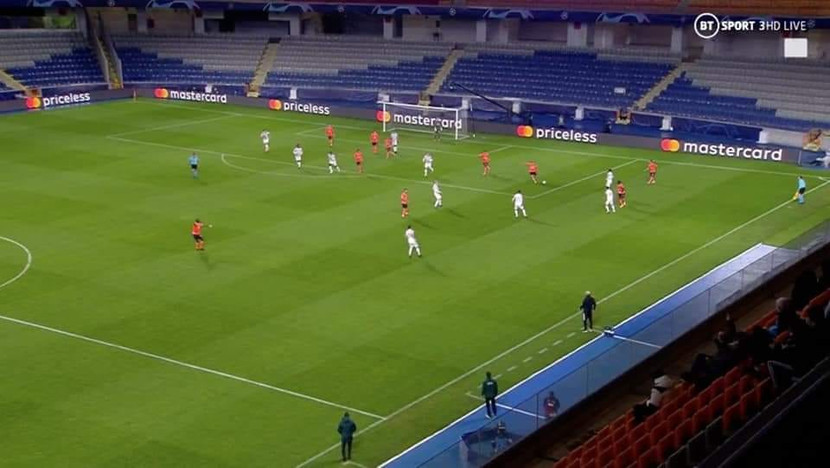 M.U dâng cao một cách khó hiểu trong tình huống tấn công này